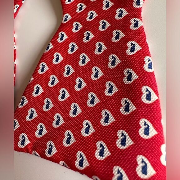 Vineyard Vines Red Hearts Silk Bow Tie for Kids - Playful & Charming - Picture 9 of 17